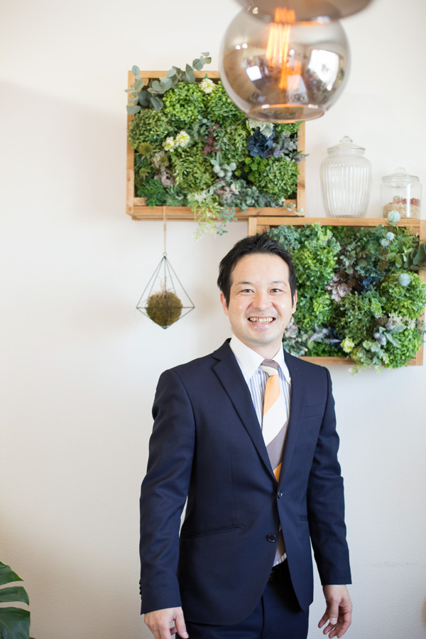 手嶋弘樹（てしま　ひろき） サロンにて